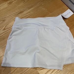 NWT *Athleta*  White Volley Shorts - Sz. S